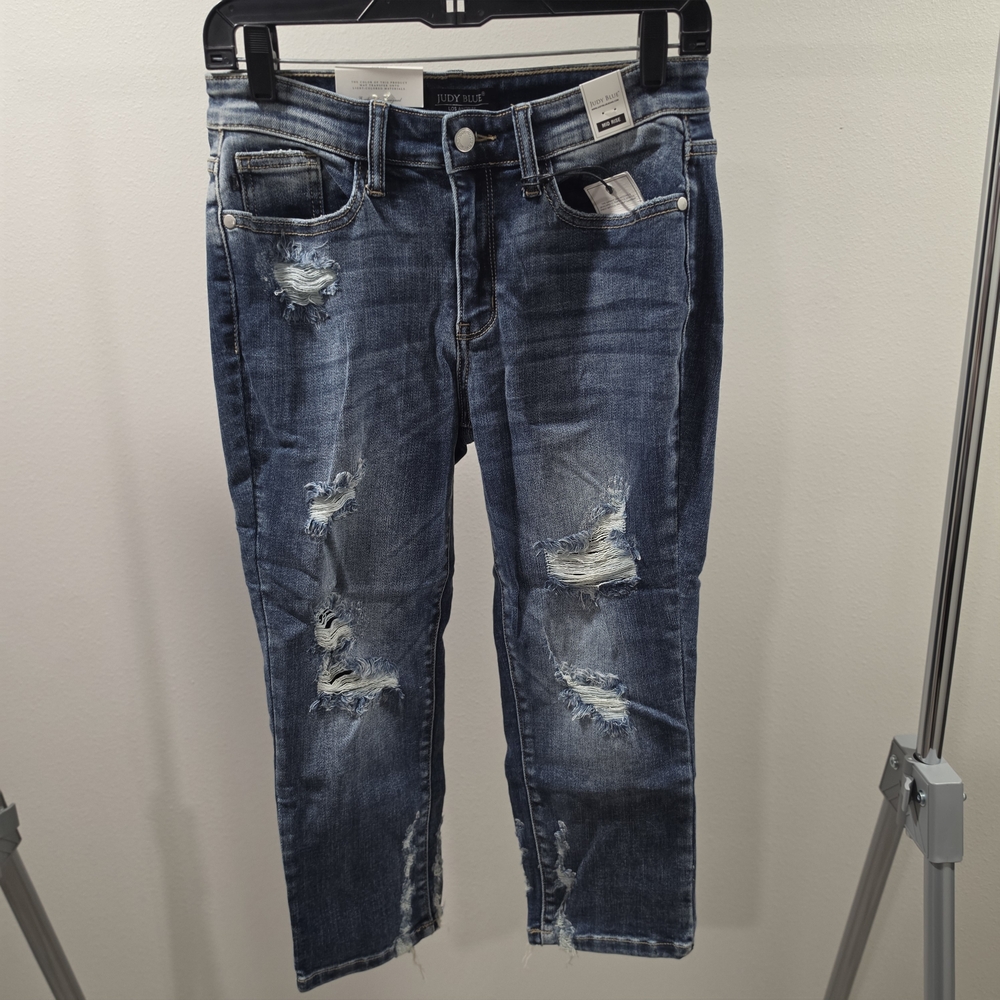 Judy Blue Distressed Dark Blue Capri Jeans